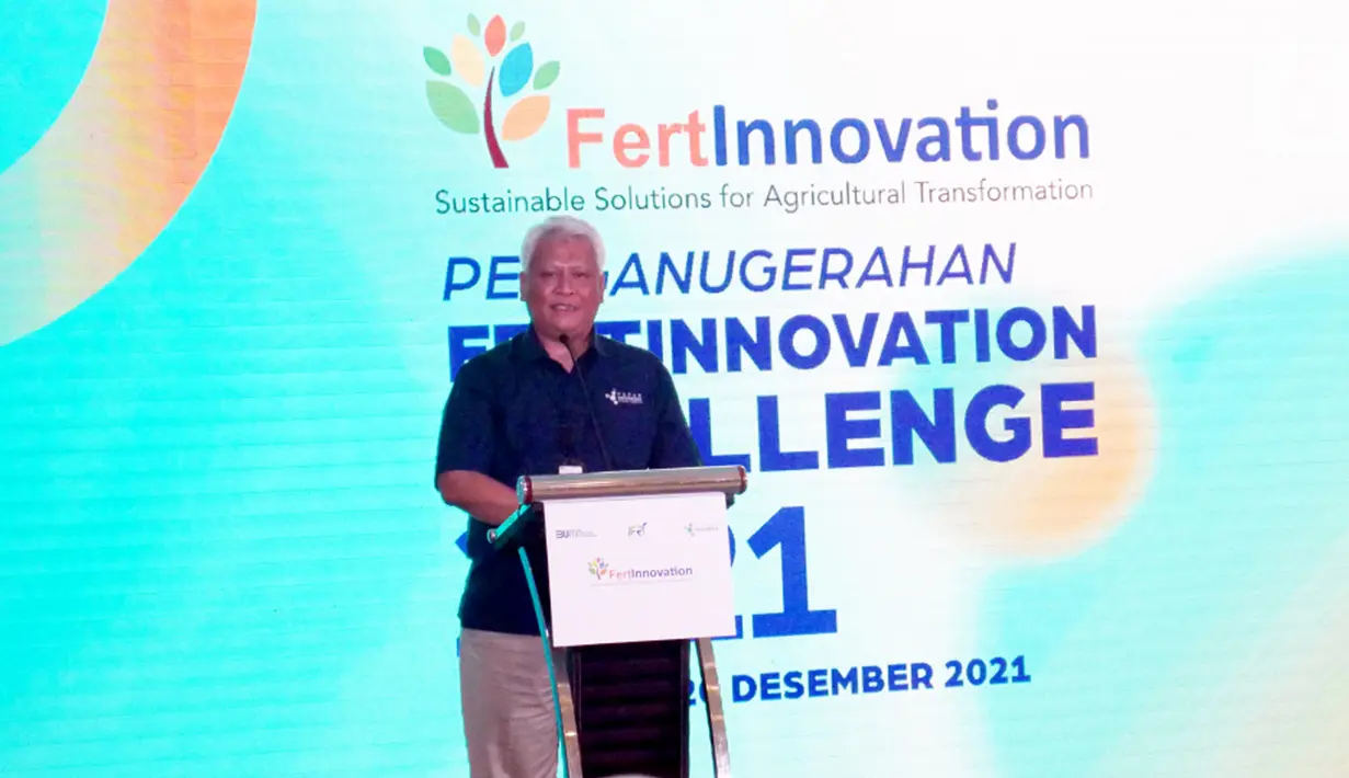 Wakil Direktur Utama PT Pupuk Indonesia (Persero), Nugroho Christijanto memberi sambutan pada pengumuman pemenang kompetisi riset pertanian Fertinnovation Challenge 2021 tingkat nasional yang  melibatkan perguruan tinggi, Jakarta, Senin (20/12/3021). (Liputan6.com/HO/Rizki)