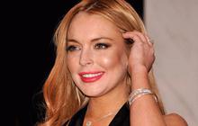 Lindsay Lohan ditemukan pingsan di kamar hotel