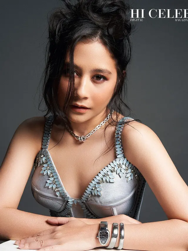 Di Balik Tampilan Elegan Prilly Latuconsina untuk Cover Majalah, Ada Korset yang Dijepit Akibat Turun Berat Badan