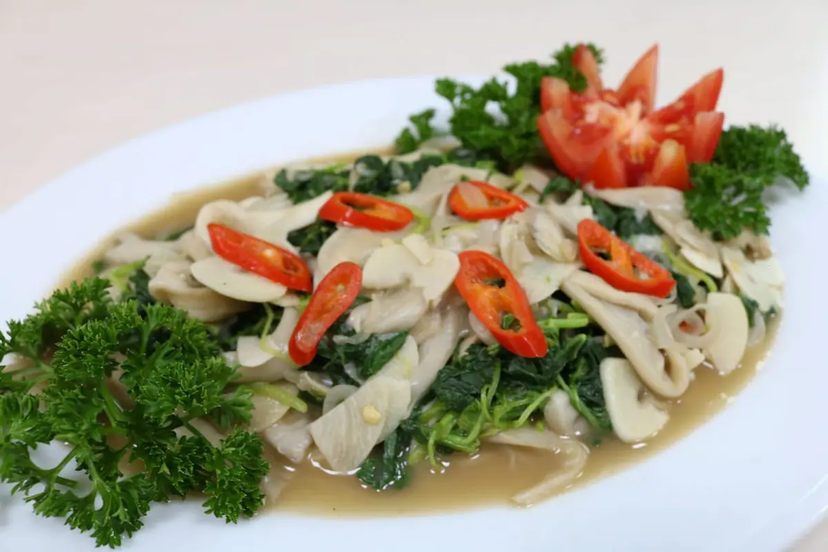 Resep Cah Jamur Bayam Rendah Garam, Simpel dan Sehat