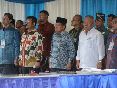 Wakil Presiden Jusuf Kalla saat menghadiri peresmian Menara Iqra di Universitas Muhammadiyah Makassar, Minggu (7/5/2015). Gedung ini pertama dibangun Juli 2007 saat Jusuf Kalla menjabat sebagai wakil presiden. (Liputan6.com/Faizal Fanani)