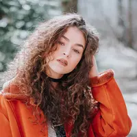 Ilustrasi rambut keriting. (unsplash.com)