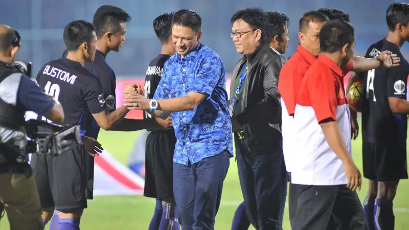 CEO Arema Iwan Budianto dan skuat Singo Edan (Liputan6.com / Rana Adwa)