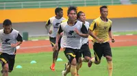 2 Pilar Absen, Sriwijaya FC Darurat Gelandang Bertahan