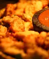 Beragam makanan khas Nusantara ini disajikan mewah oleh sentuhan para Chef di Hotel Novotel Cikini. Mulai dari makanan khas Semarang hingga Bandung. Penasaran apa saja? Cek di sini. copyright Fimela/Ryan Putra