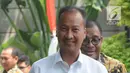 Menteri Sosial Agus Gumiwang Kartasasmita tiba mendatanggi Komisi Pemberantasan Korupsi (KPK) di Jakarta, Jumat (7/9). Kedatangan Agus Gumiwang untuk menemui pimpinan KPK konsultasi dana angaran di Kementerian Sosial. (Merdeka.com/Dwi Narwoko)