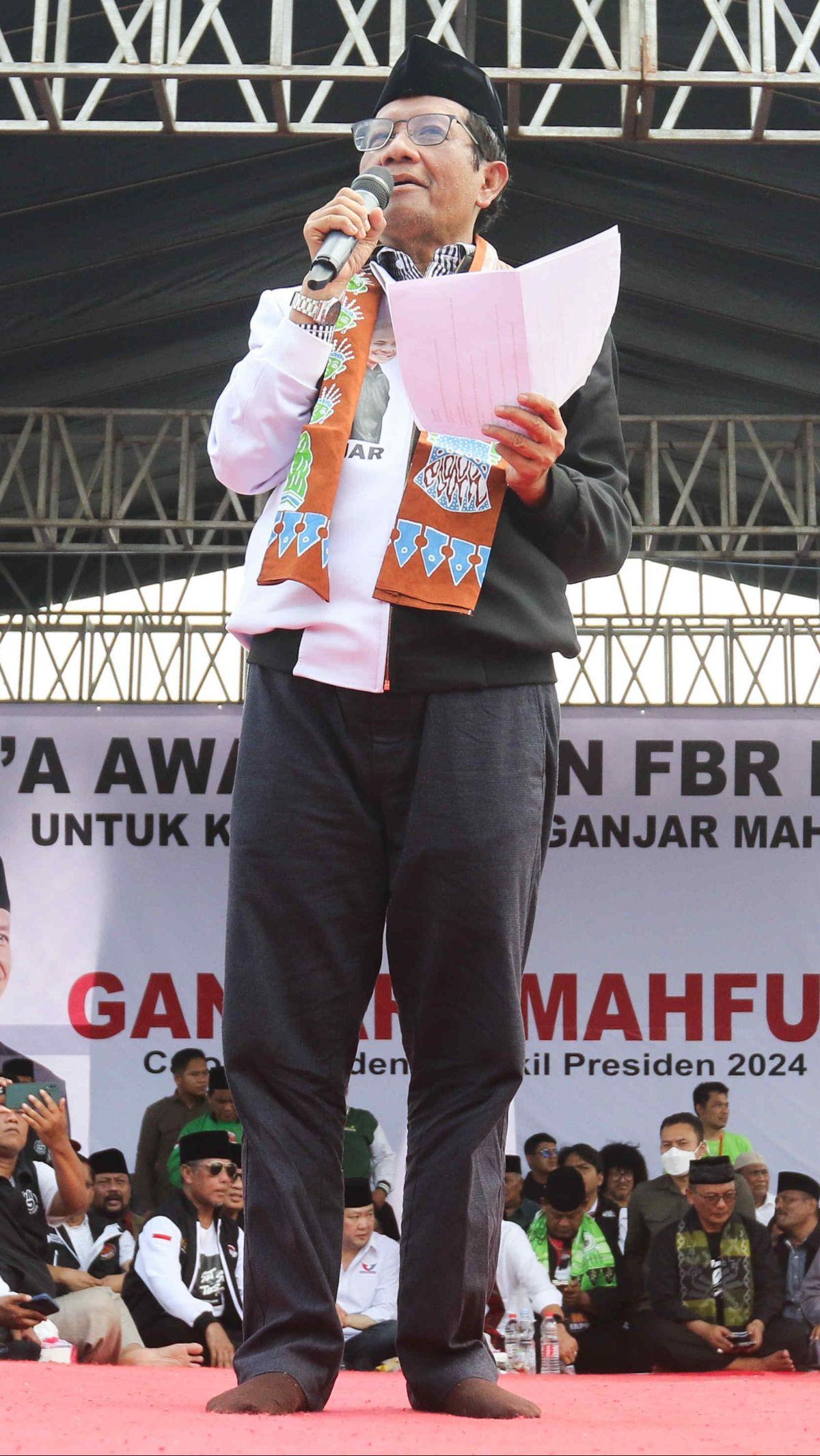 Mahfud menyampaikan terima kasih karena sudah didukung oleh dua forum besar yang dominan di DKI Jakarta itu.&nbsp;Meski begitu, dia mengaku senang sebab hadir juga berbagai suku dari berbagai wilayah di Indonesia.