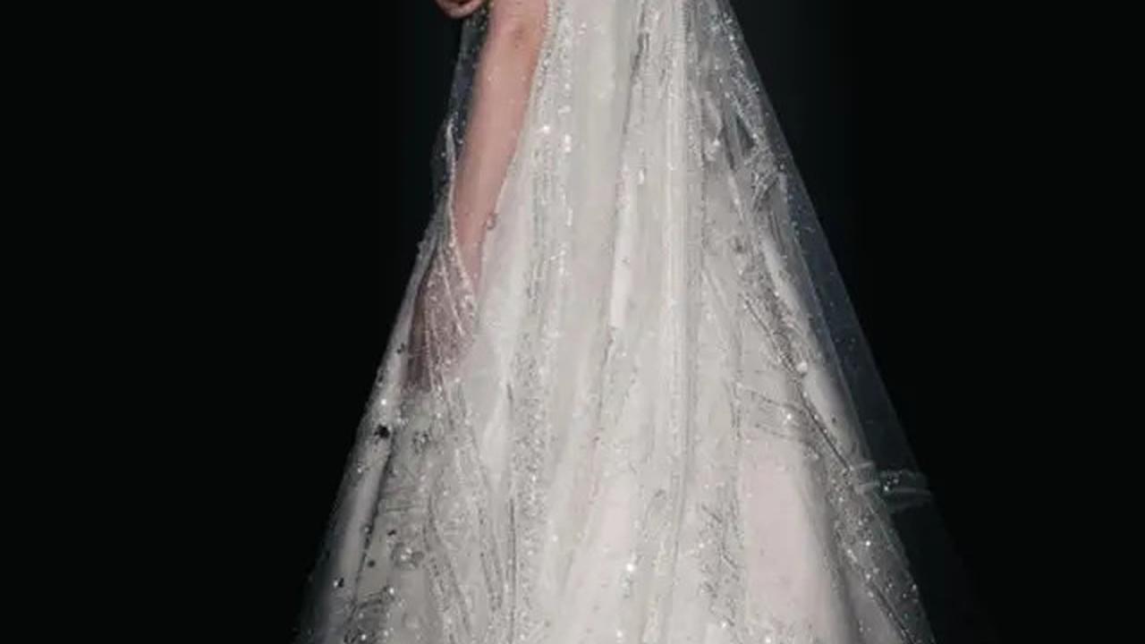 6 Gaya Vika Kolesnaya Istri Billy Syahputra Jadi Model Gaun Pengantin, Penampilannya Bikin Pangling