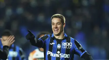 Gelandang Atalanta, Mario Pasalic melakukan selebrasi usai mencetak gol ke gawang Venezia pada pertandingan lanjutan Liga Serie A Italia di Stadion Gewis di Bergamo, Italia, Selasa (30/11/2021). Pasalic mencetak tiga gol dan mengantar Atalanta menang atas Venezia 4-0. (Spada/LaPresse via AP)