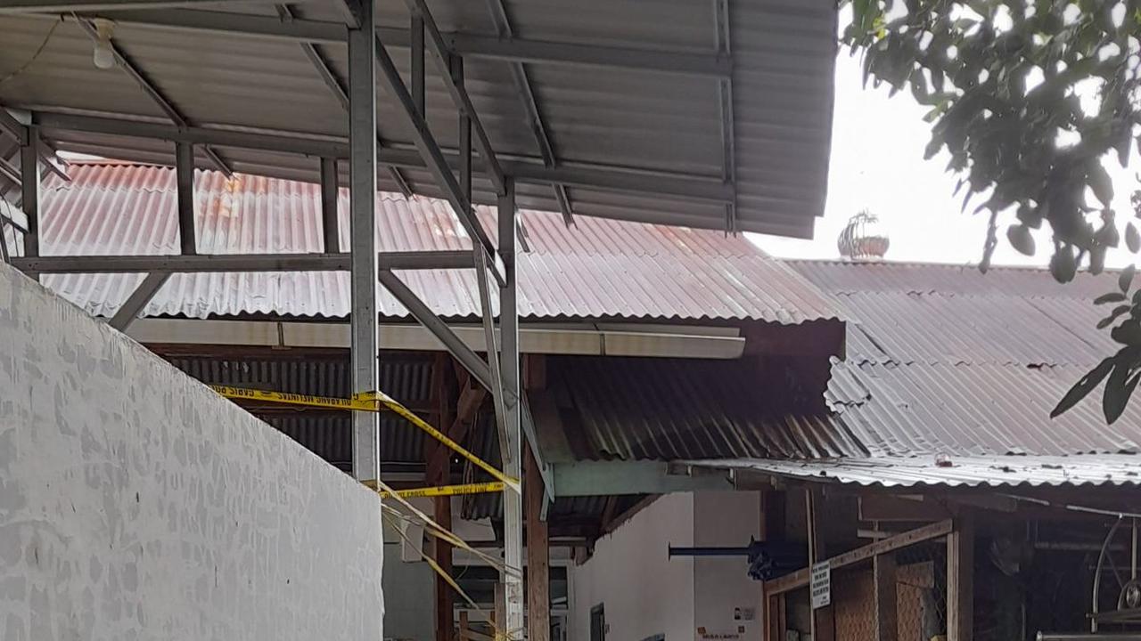 Meskipun pelaku berstatus anak di bawah umur tetap dilakukan pemeriksaan, didampingi orang tuanya dan Balai Pemasyarakatan (BAPAS). Perlakuannya khusus.<br>