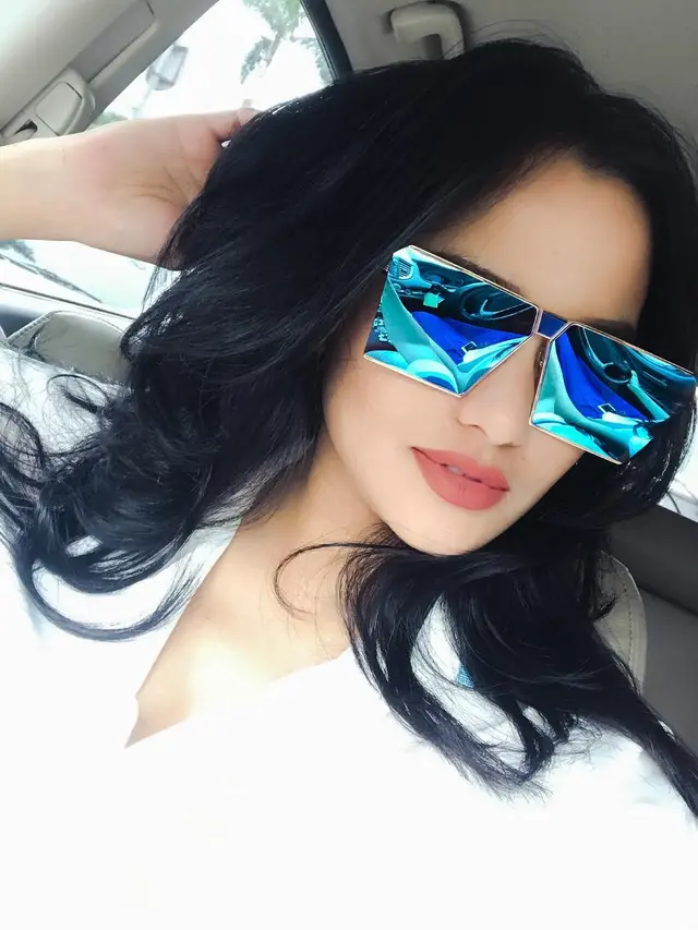 Potret Ririn Ekawati Tampil Nyentrik (sumber: instgram/ririnekawati)