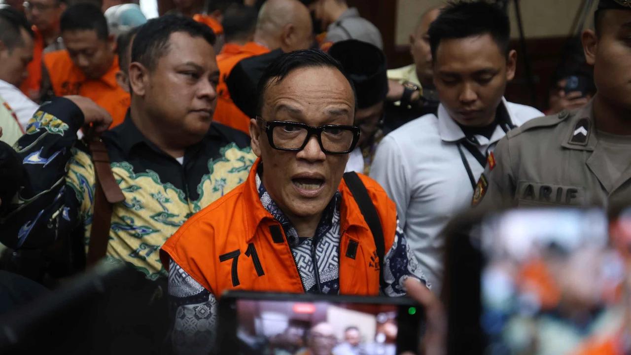 Dituntut 5 Tahun Penjara, Noel Mengaku Menyesal Tak Korupsi Lebih Banyak