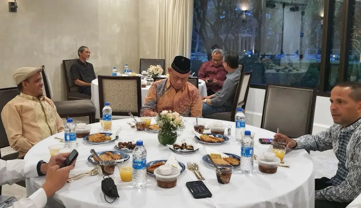 Syukuran Baby Izz (Instagram/aprilidadamirie)