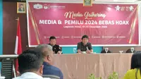 Ketua KPU Sulut Kenly Poluan saat memberikan keterangan kepada wartawan di Manado pada, Rabu (20/12/2023). (Foto: Yoseph Ikanubun/Liputan6.com)