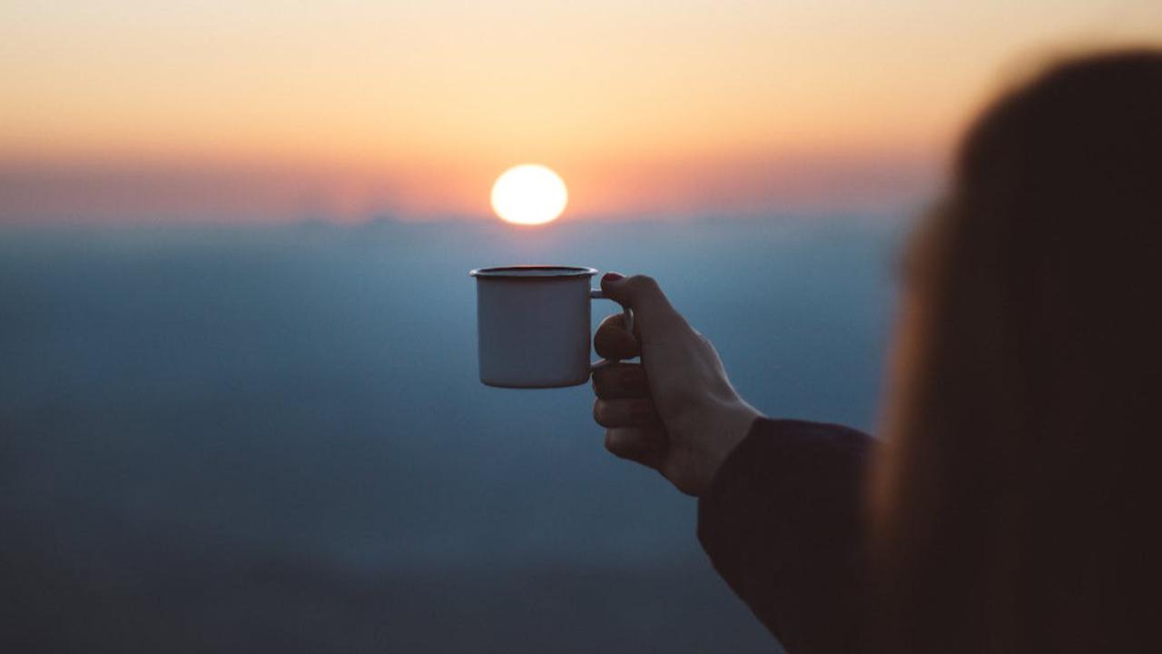 Benarkah Secangkir Kopi di Pagi Hari Bisa Bantu Jantung Lebih Sehat dan Hidup Lebih Lama?