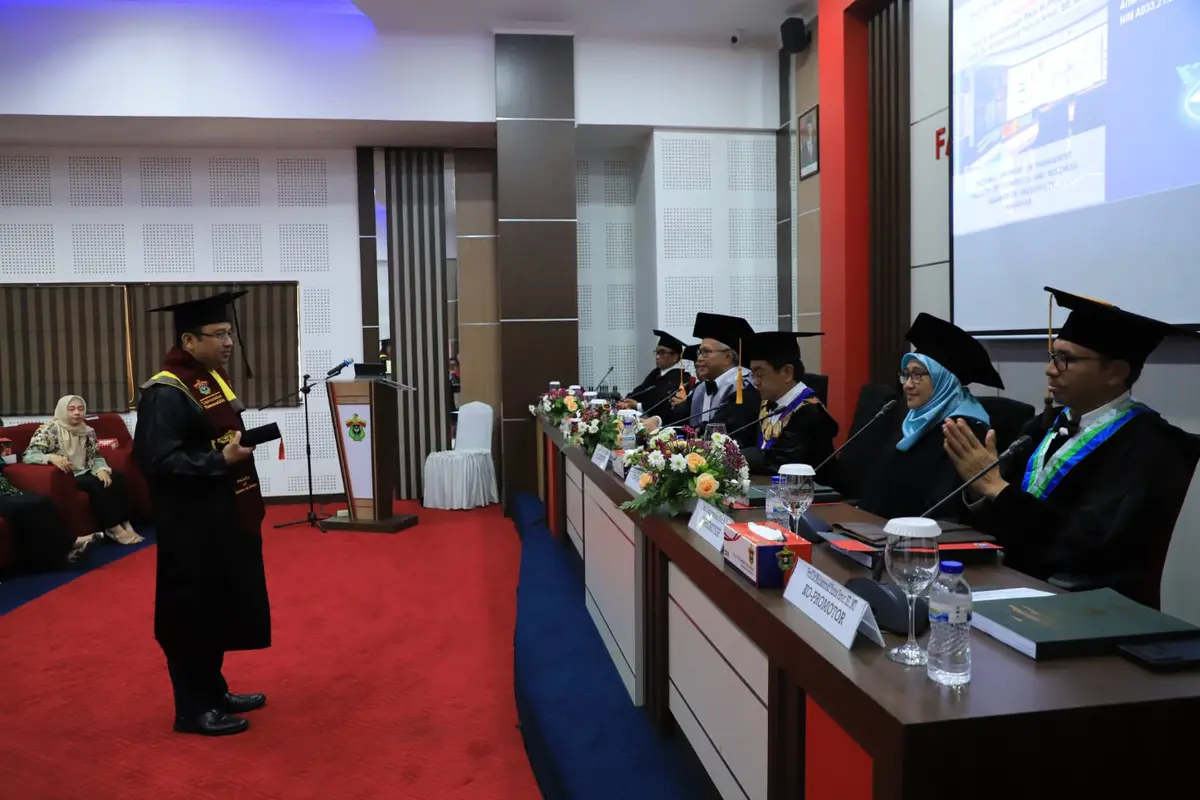 Pensiun Jadi Wali Kota, Arief R Wismansyah Selesaikan Doktoral di Unhas Makasar