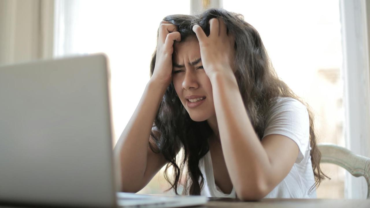 Jangan Asal! Bahaya Melakukan Self Diagnose Masalah Kesehatan Mental yang Perlu Diketahui