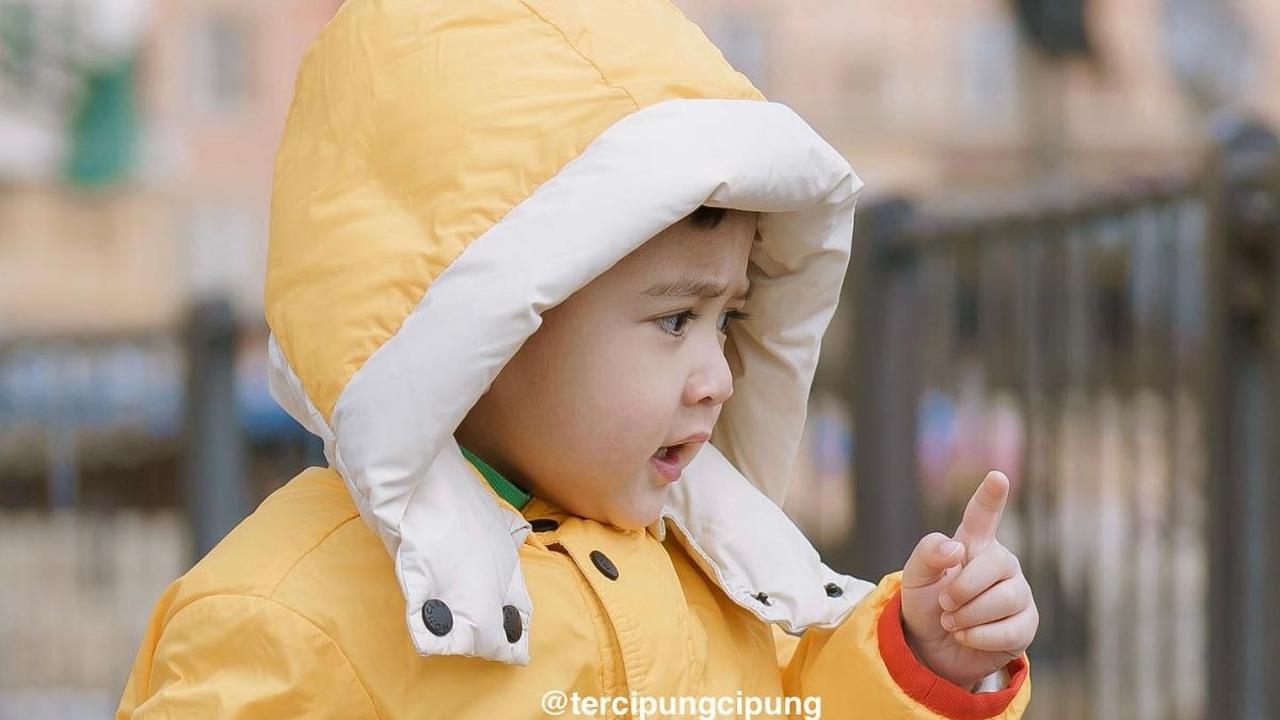 Ada juga yang salfok dengan ekspresi Rayyanza. Potretnya begitu imut dan menggemaskan<br>