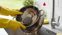 4 Cara Sulap Panci Aluminium Kusam Jadi Mengkilap Lagi, Dapur Auto Kinclong