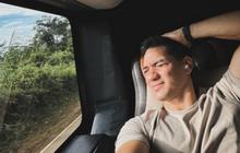 Potret Andrew White Naik Sleeper Bus 14 Jam dari Makassar ke Sorowako, Dijuluki Duta Bus & Bikin Salut
