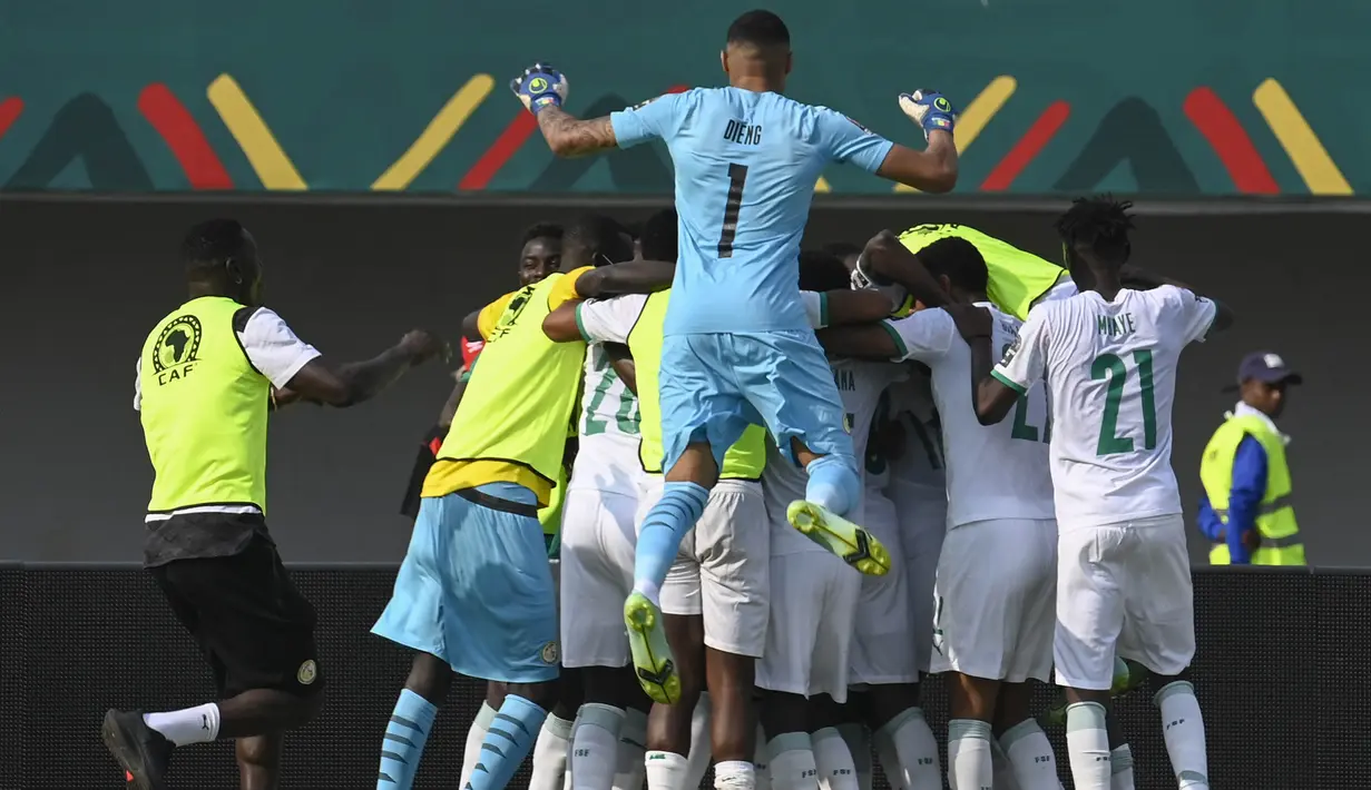 Pada laga berikutnya, Senegal akan menghadapi Guinea pada Jumat (14/1/2022). Adapun Sadio Mane dan kawan-kawan diunggulkan pada turnamen edisi kali ini sebagai salah satu kandidat juara. (AFP/Pius Utomi Ekpei)