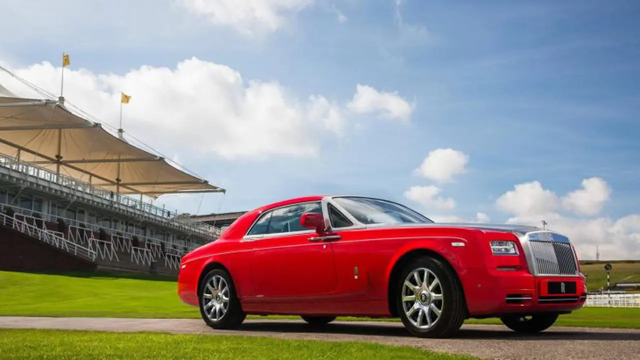 Rolls Royce Ini Hanya Diproduksi 10 Unit Saja di Dunia