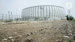 Suasana lahan bekas Kampung Bayam, Jakarta, Rabu (11/5/2022). Hunian Kampung Susun Bayam akan menjadi pemukiman baru untuk warga yang tergusur karena pembangunan Jakarta Internasional Stadium. (Liputan6.com/Faizal Fanani)