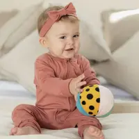 Baju bayi dan anak minimalis menjadi tren yang digemari serta memiliki banyak pelanggan loyal seperti dari Booyah Kids.