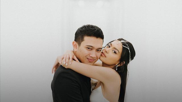 Baju Pengantin Adat Eva Celia dan Demas Narawangsa: Campur-Campur Kayak Taman Mini