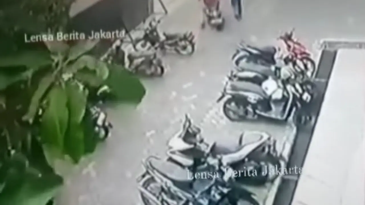 Viral Kawanan Pencuri Motor Beraksi di SD Cengkareng dan Menodongkan Pistol ke Arah Satpam