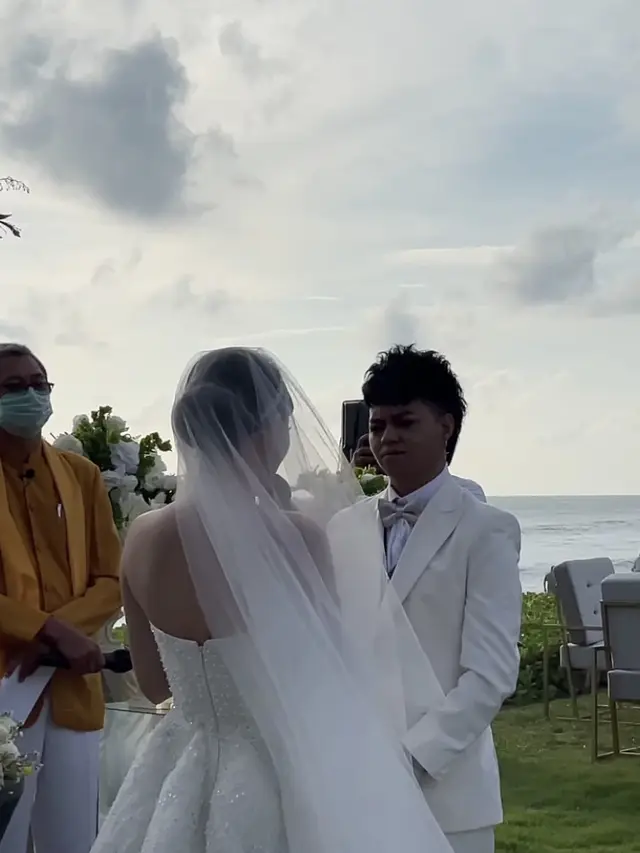 Momen Pernikahan Reza Arap dan Wendy Walters. (Sumber: Instagram/lulalahfah)