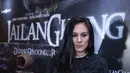 Dalam film Jailangkung, Wulan Guritno berperan sebagai Sarah. Selain Wulan, film produksi Screenplay Films itu dibintangi juga oleh Jefry Nichol, Amanda Rawless, Lukman Sardi, Wulan Guritno, Hannah Al Rasyid. (Nurwahyunan/Bintang.com)