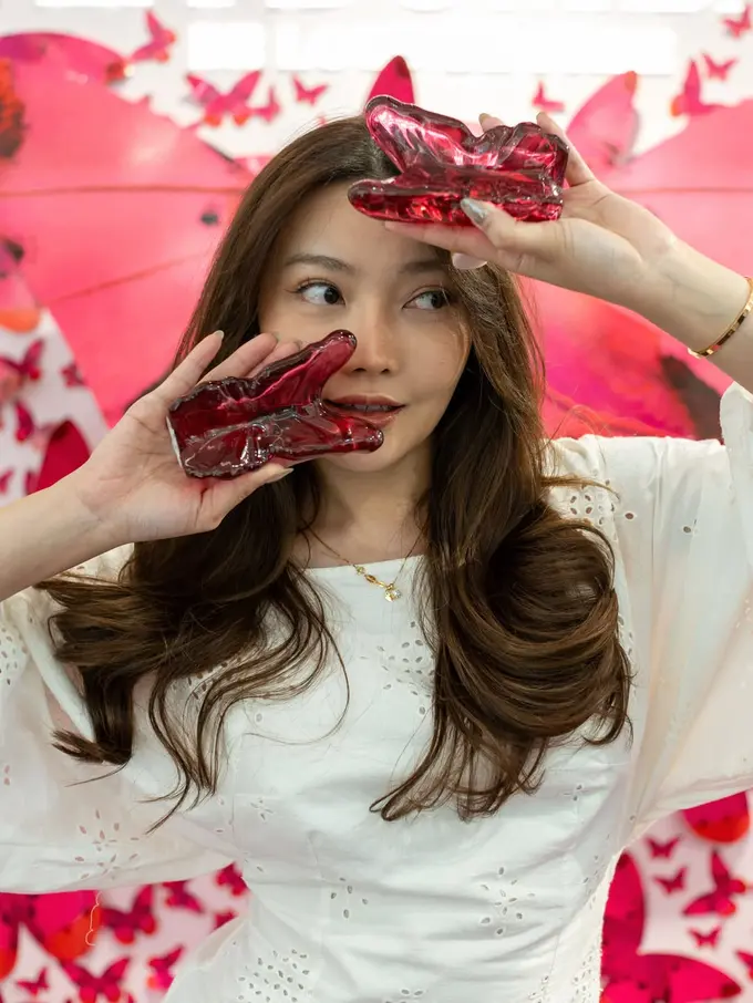 Parfum Berbentuk Kupu-Kupu Ikonis Carolina Herrera La Bomba Resmi Hadir di Indonesia