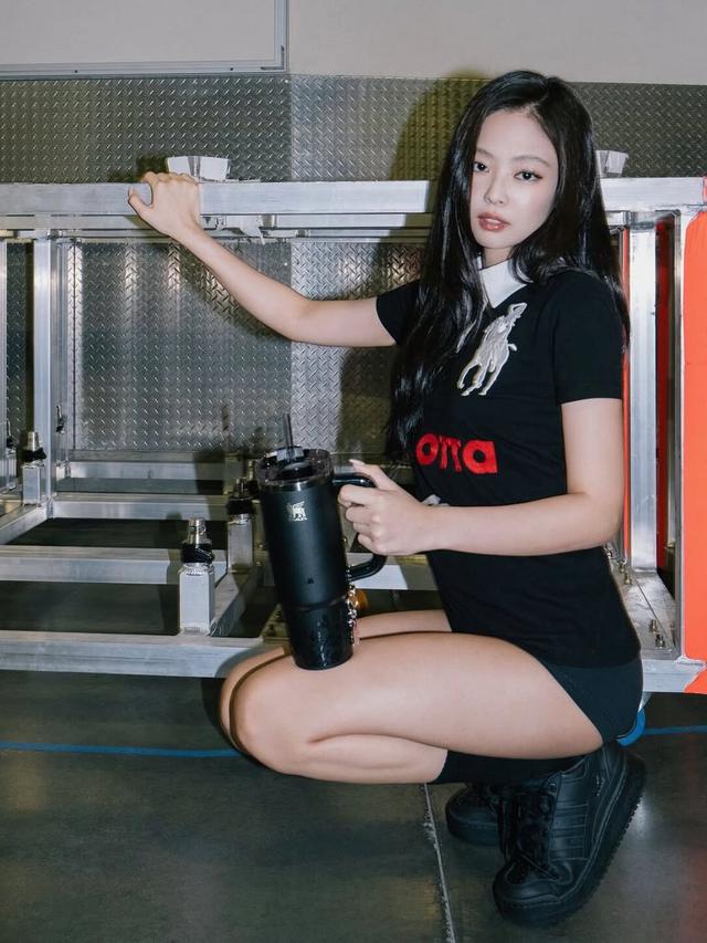 BLACKPINK’s Jennie Unveils Her Exclusive Stanley Cup Design