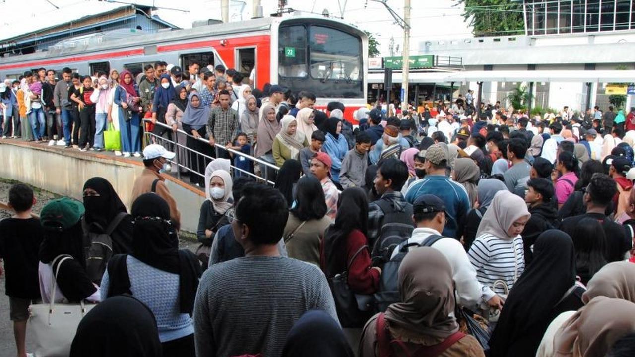 Menjawab Resah: Penurunan Kelas Menengah Indonesia Ancam Stabilitas Ekonomi Nasional