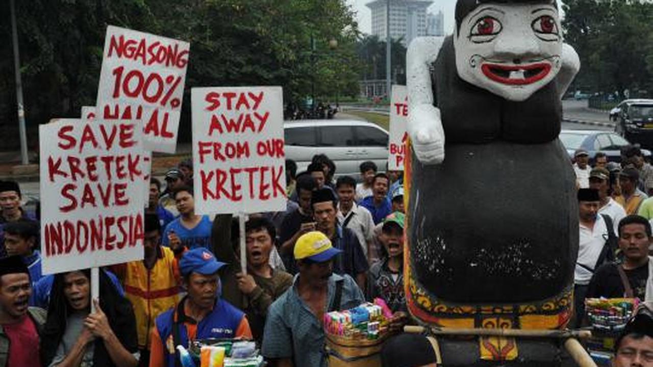 Tukang rokok dukung tembakau 