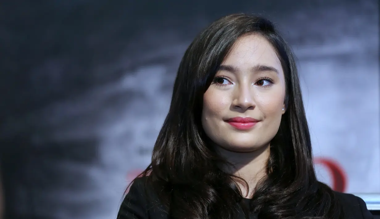 Bintang film Tatjana Saphira tidak menyangka bisa ikut terlibat dalam film Ayat Ayat Cinta 2. Rasa bangga begitu dirasakan oleh perempuan yang memiliki darah Indonesia Jerman itu. (Adrian Putra/Bintang.com)