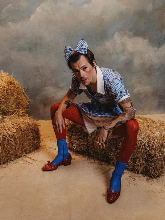 Harry Styles sebagai Dorothy dari “The Wizard of Oz” (Foto: Instagram Harry Styles)