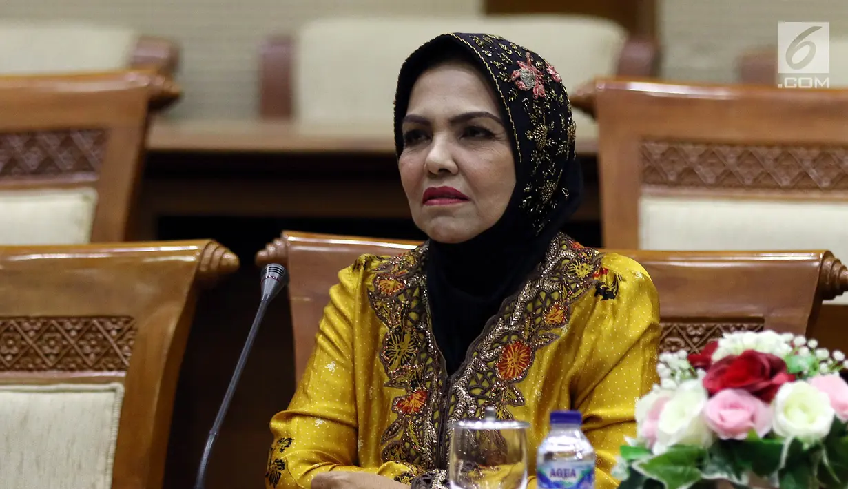Calon anggota Badan Pemeriksa Keuangan (BPK) Nurhayati Ali Assegaf menjalani uji kelayakan dan kepatutan oleh Komisi XI DPR di Kompleks Parlemen Senayan, Jakarta, Senin (2/9/2019). Komisi XI bakal memilih 5 dari 32 nama yang lolos sebagai calon anggota BPK 2019-2024. (Liputan6.com/JohanTallo)