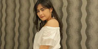 Beberapa lelaki dikait-kaitkan dengan pemeran cantik Prilly Latuconsina. Setelah kedekatannya dengan lawan mainnya, Aliando Syarief, kini ia dikaitkan dengan Teuku Rasya. (Andy Masela/Bintang.com)