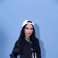 Adilla Fitri seketika namanya melejit membintangi film ‘My Idiot Brother’ (2014). (Nurwahyunan/Bintang.com)