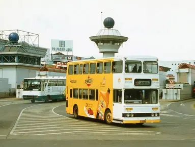 Bus tingkat Leyland di Pasar Blok M. (Source: Instagram/@perfectlifeid)
