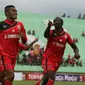 Gelandang Semen Padang, Vendry Mofu melakukan selebrasi usai mencetak gol ke gawang Mitra Kukar di laga kedua Grup D babak 8 besra Piala Jenderal Sudirman, di Stadion Manahan, Solo, Selasa (15/12/2015). (Bola.com/Robby Firli)