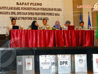 KPUD Provinsi DKI Jakarta menggelar rapat pleno penghitungan suara tingkat provinsi di Hotel Borobudur, Jakarta, Rabu (23/4/14). (Liputan6.com/Miftahul Hayat)