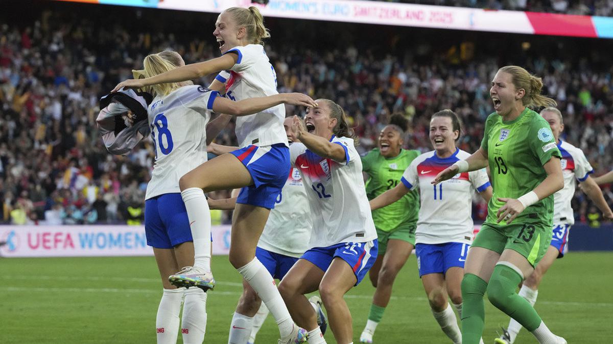 Hasil Inggris vs Spanyol: Lionesses Pertahankan Gelar Juara Euro Wanita Usai Kalahkan La Roja Lewat Adu Penalti