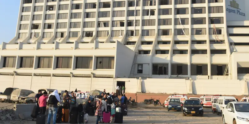 20161204-Kebakaran Hotel Tewaskan 11 Orang di Pakistan-Karachi