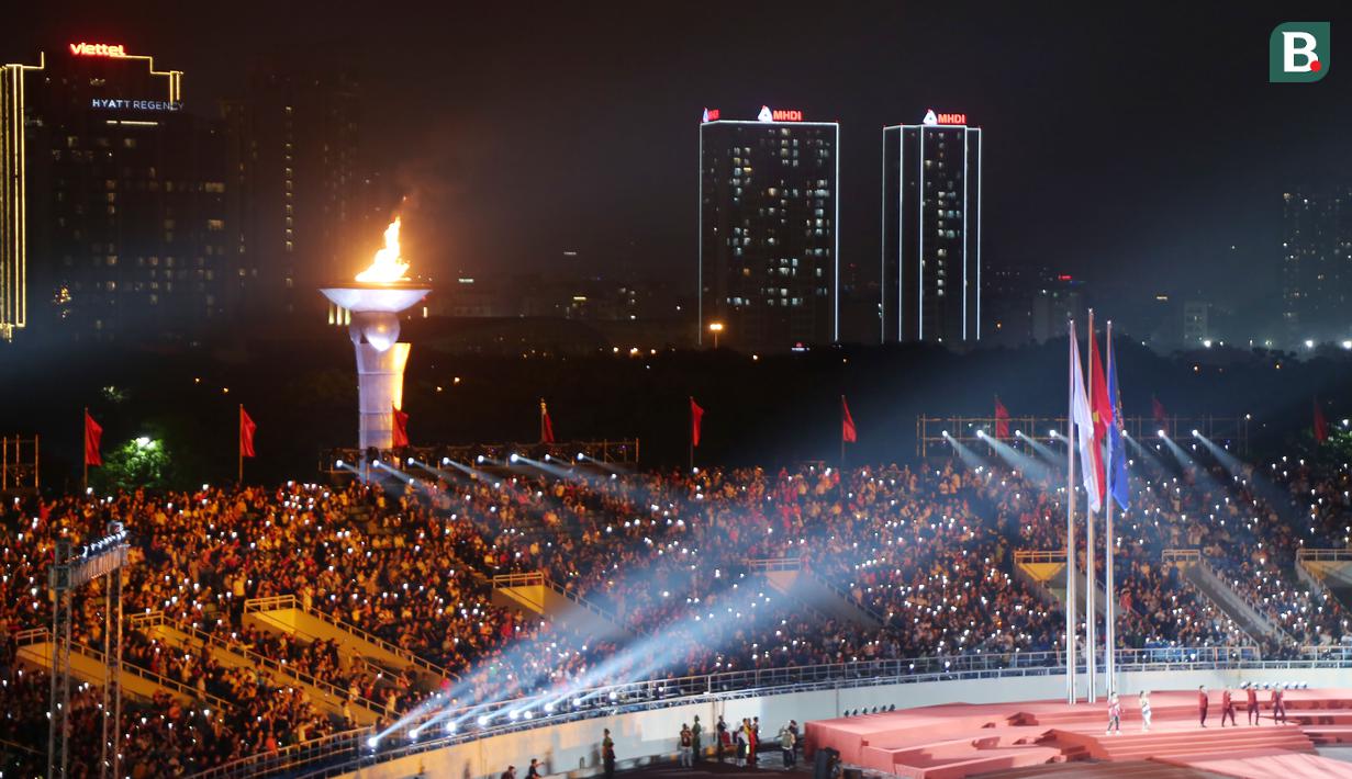 Upacara pembukaan SEA Games 2021 dikemas dengan teknologi mutakhir. VIESGOC menyiapkan Augmented Reality (AR) dan Extended Reality (EX) demi opening ceremony yang sensasional. (Bola.com/Ikhwan Yanuar)