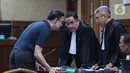 Usai sidang perdana, Thomas Lembong mengaku kecewa atas dakwaan jaksa penuntut umum terkait dugaan korupsi importasi gula yang menjerat dirinya. (Liputan6.com/Angga Yuniar)