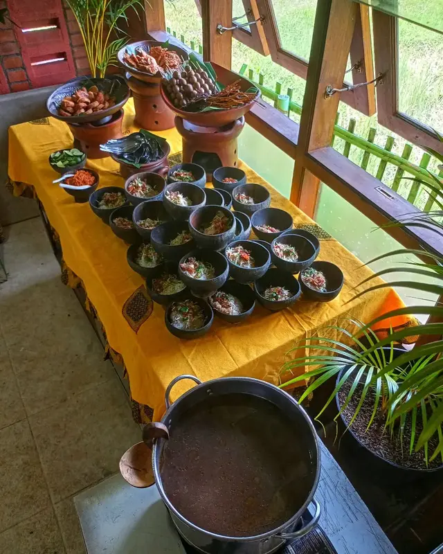 1. Bumbu Soto Daging Sapi Bening Solo dengan Penyajian Bathok