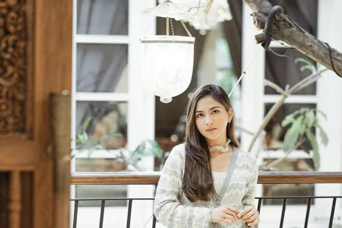 Inspirasi Outfit Elegan Jessica Mila